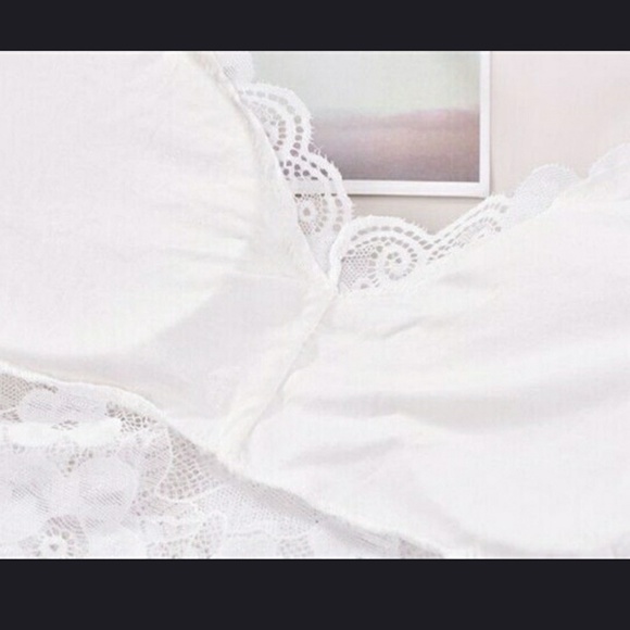 🛍🎀White & Black Tank Tops Bras - Picture 4 of 5